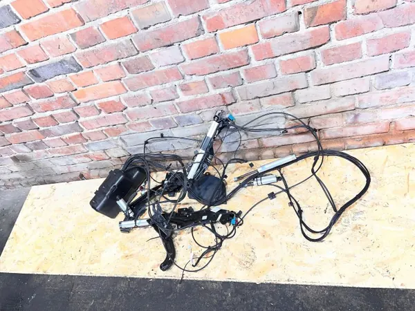 Mercedes-Benz W238 Cabrio Dachpumpe OEM image 5