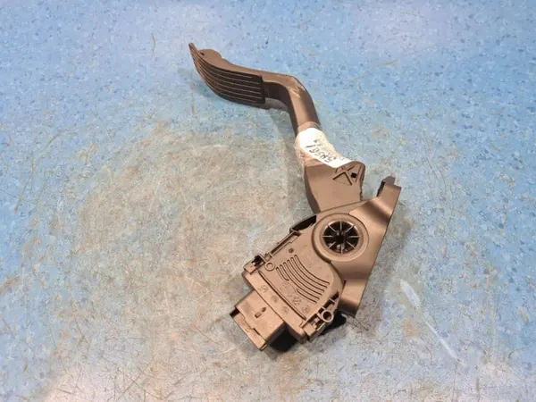 Gasreglagepotentiometer Citroen C3 III Lift 1.2T 9835904480 image 4