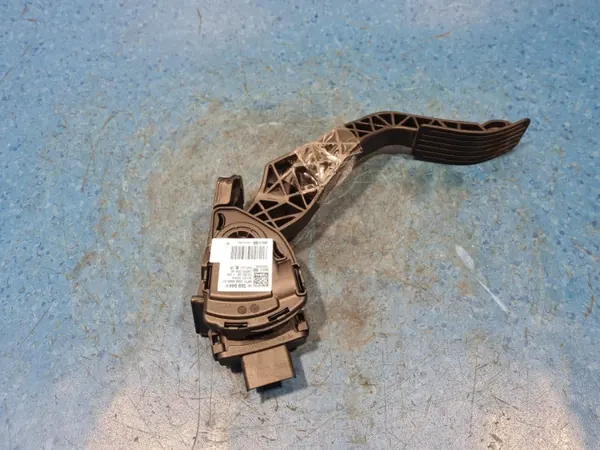Gasreglagepotentiometer Citroen C3 III Lift 1.2T 9835904480 image 8