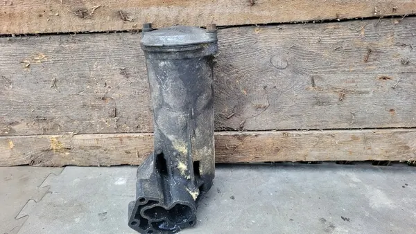 MERCEDES W123 W124 W460 207D Oil Filter Housing 6171840125 image 6