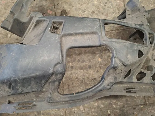 Suporte deslizante para-choques dianteiro esquerdo OEM A2048855165 image 7