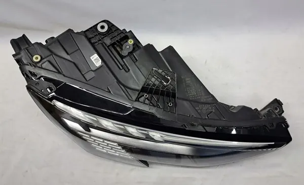 Faros delanteros derecho Full LED Matrix Audi A3 8Y image 4