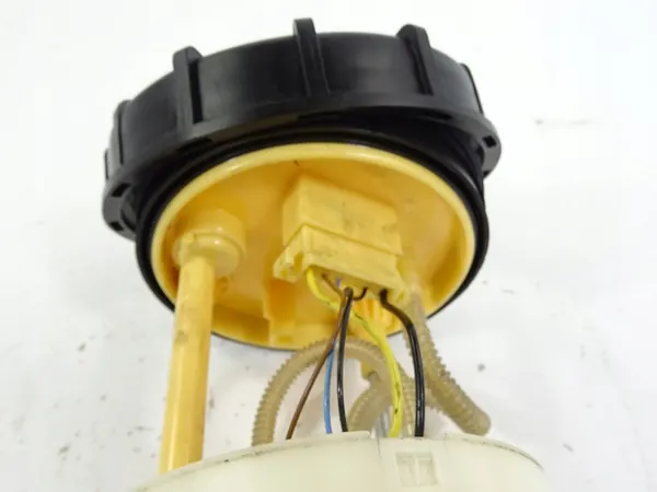 Bomba de Combustível Audi A1 8X 1.6 TDI 6C0919050A image 9