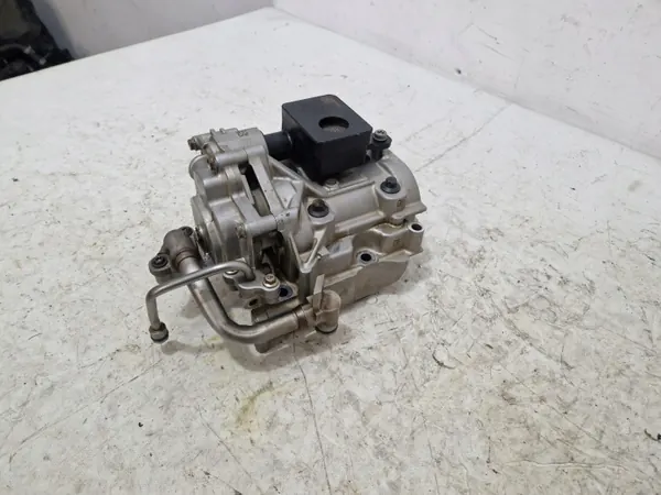 Pompe à huile Ford OEM LB5E-6K360-BC pour 2.3 EcoBoost image 3