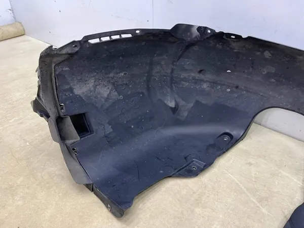 Front Left Wheel Arch Skoda Superb 3 OEM 3V0809957 image 3