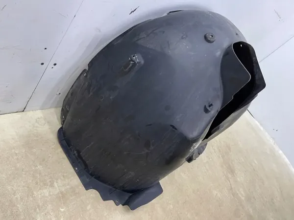 Front Left Wheel Arch Skoda Superb 3 OEM 3V0809957 image 8