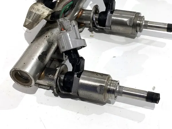 Bränslerail Nissan Qashqai J11 1.2 115HK image 3