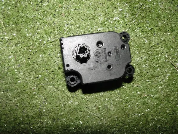 Verwarmingsmotor actuator Ford Fiesta mk7 image 3
