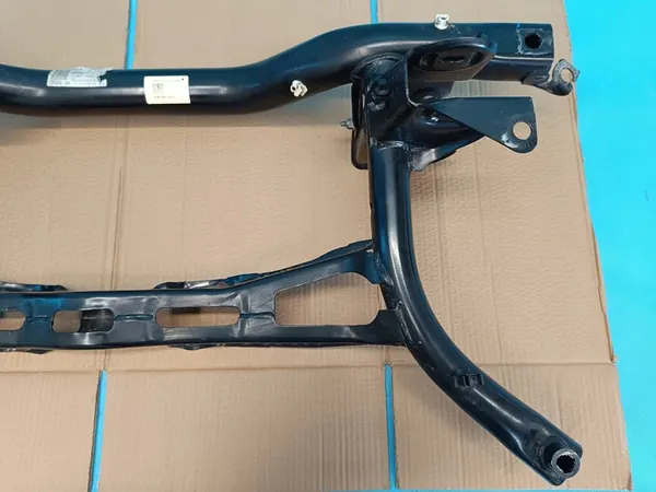 VW GOLF 8 VARIANT LIFT 1.5 TSI 2024 SUPPORTO POSTERIORE 5Q0505315H image 5