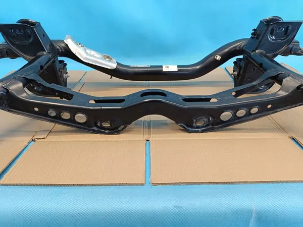 VW GOLF 8 VARIANT LIFT 1.5 TSI 2024 SUPPORTO POSTERIORE 5Q0505315H image 8