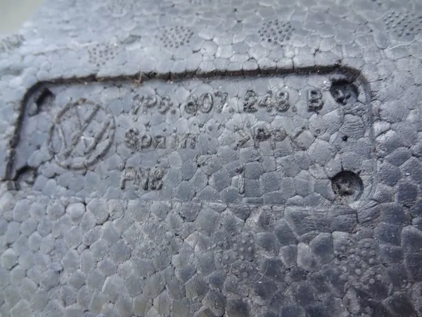 Etupuskuri Vaimentaja VW Touareg 2015-2018 7P6807248B image 6