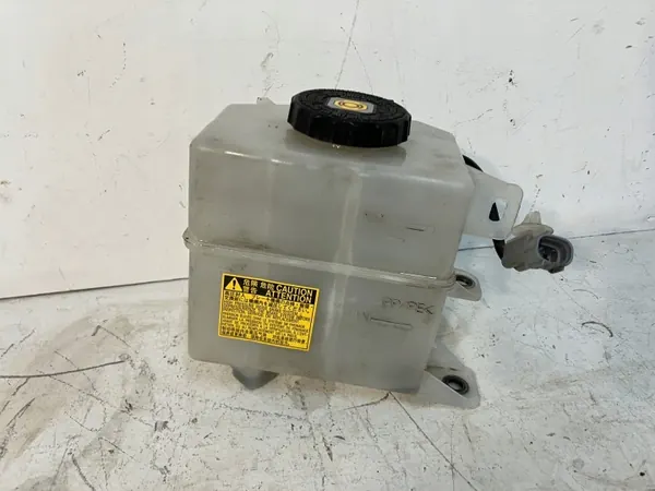 Bremsflüssigkeitsbehälter OEM RAV4 IV HYBRID - Gebraucht image 4