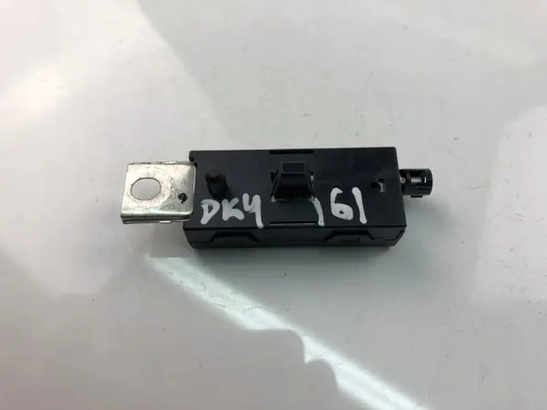 Amplificador antena Volvo XC40 OEM 31483418 - Usado image 3