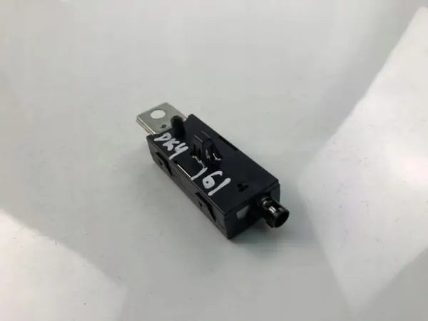 Amplificador antena Volvo XC40 OEM 31483418 - Usado image 4
