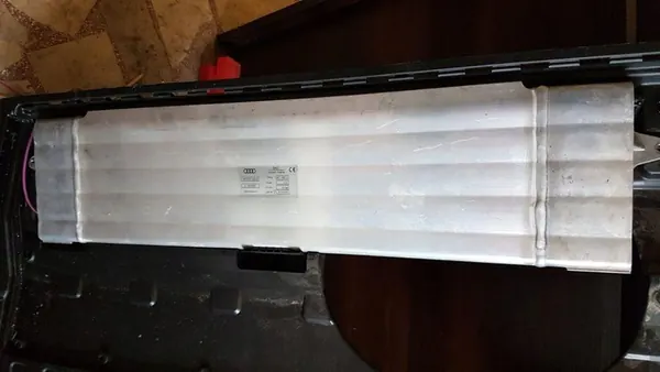 Réservoir de suspension pneumatique Audi A6 S6 C6 2007 OEM 4F0616203B image 1