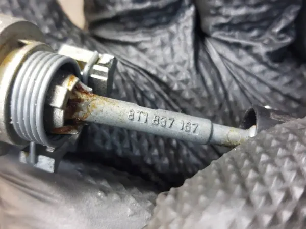 Audi A4 B8 voorlinker deurslot inleg OEM LZ9Y 8T1837167 image 3