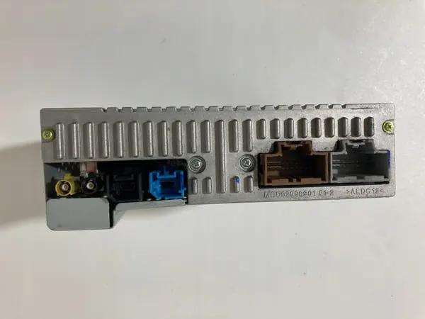 Módulo control radio OEM 42456924 para Camaro VI image 4