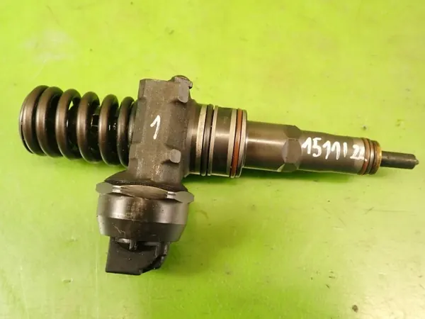 OEM 038130073AJ spolarpump för VW Passat B5 FL image 2