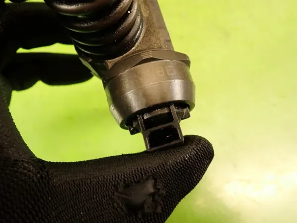 OEM 038130073AJ spolarpump för VW Passat B5 FL image 3
