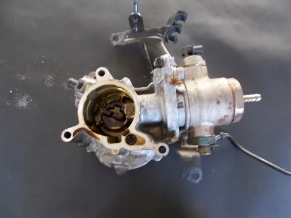 VW T6 2.0TSI Imupumppu image 2