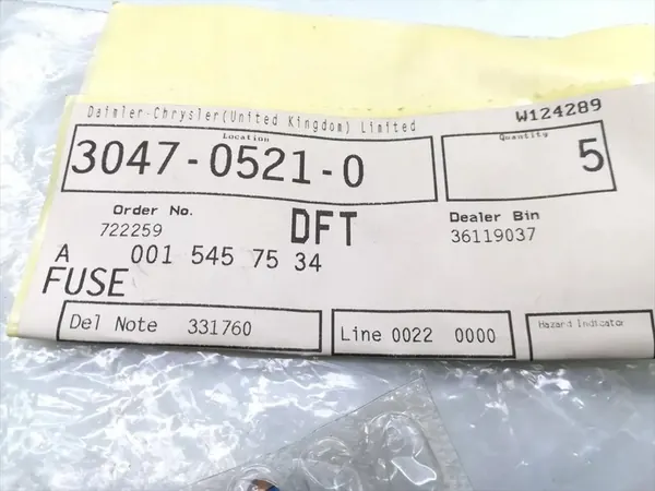 Zekering Mercedes-Benz E-Class E 200 100kW A0015457534 image 4