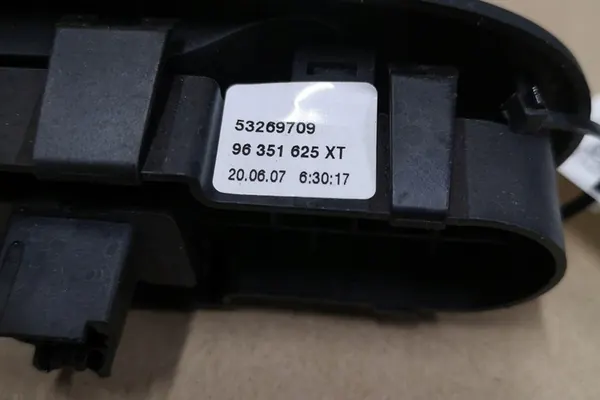 Achterste rechter raambedieningsknop PEUGEOT 308 image 2