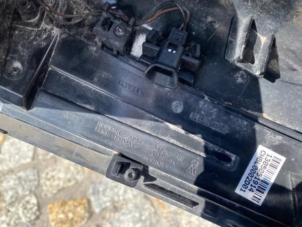Mercedes 212 E-luokan oikea peilikansi OEM 2129067501 image 9