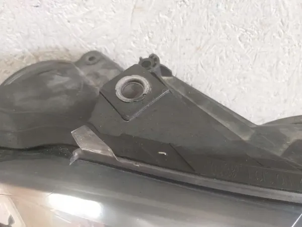 VW GOLF VI 6 5K1 FAROL ESQUERDO XENON 08- image 2