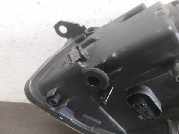 VW GOLF VI 6 5K1 FAROL ESQUERDO XENON 08- image 3