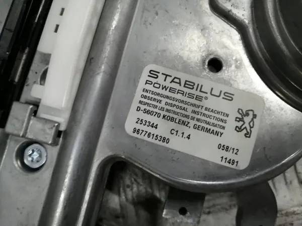 Takaluukun mekanismi OEM 9677615380 Peugeot 508:lle image 4