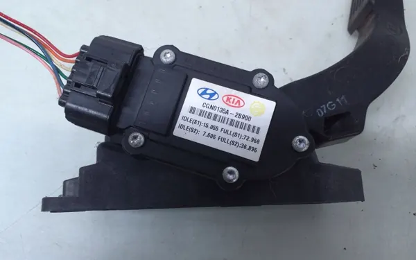 Gaspedaal Hyundai Santa Fe OEM CGN0135A2B900 image 5