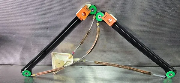 MECANISMO DE VIDRO ELÉTRICO TRASEIRO DIREITO AUDI A3 8P LIFT 8P4837462C image 2