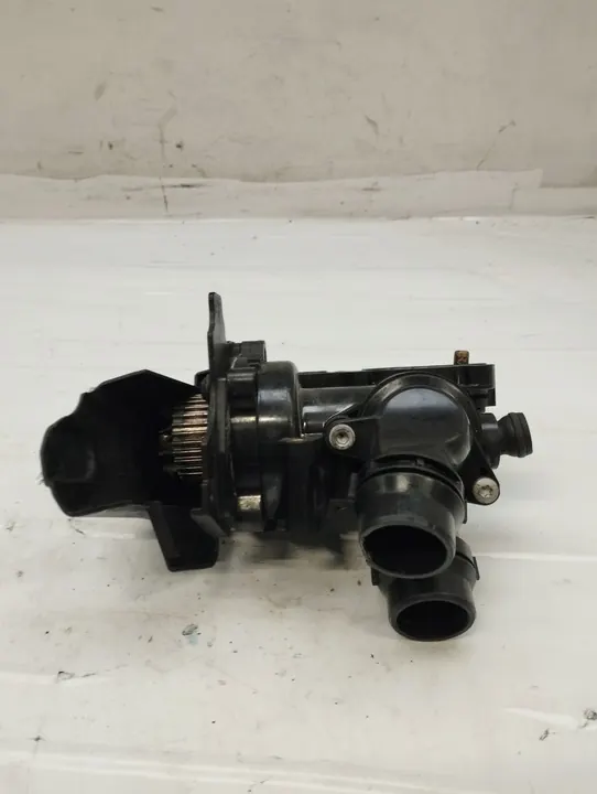 Vattenpump AUDI A4 B8 2.0TFSI 06H121008N image 3