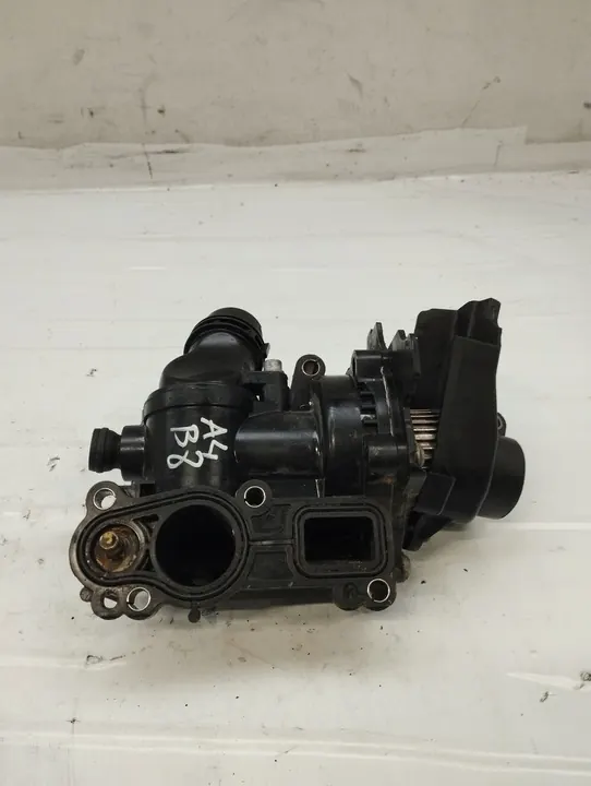 Vattenpump AUDI A4 B8 2.0TFSI 06H121008N image 5