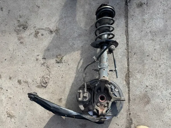 NISSAN PULSAR 1.2 Suspensión Delantera Derecha OEM image 3