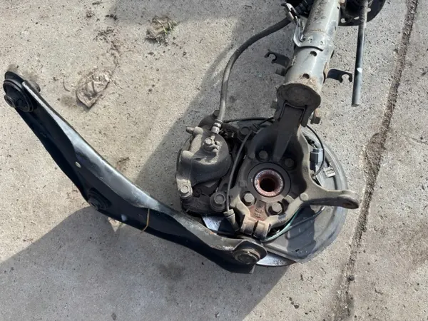 NISSAN PULSAR 1.2 Suspensión Delantera Derecha OEM image 4