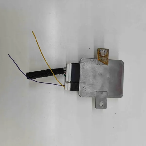 Controlador bomba combustível OEM W4T80573 Mazda 2 1.5L image 3