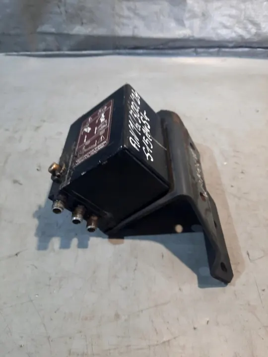 Pompe de levage cabine Renault OE OEM 5010615920 image 5