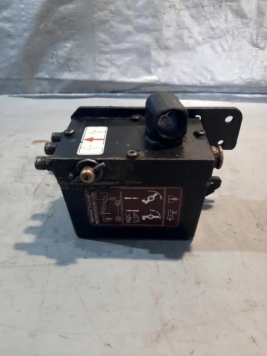 Pompe de levage cabine Renault OE OEM 5010615920 image 9