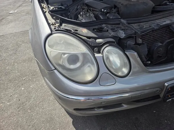 Rechter Xenon-Scheinwerfer Mercedes W211 E-Klasse image 2