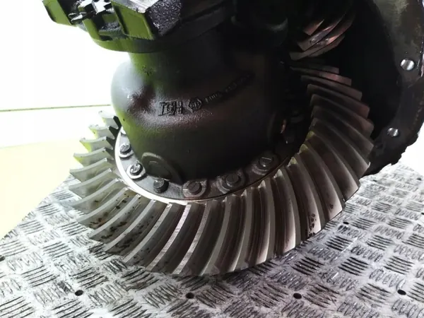 Differential Carrier Mercedes Actros MP4 A9603510005 image 3