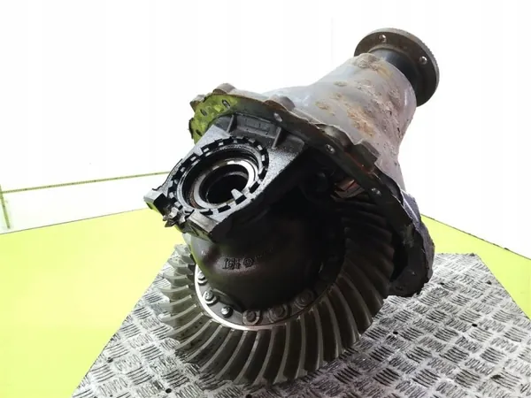 Differential Carrier Mercedes Actros MP4 A9603510005 image 4