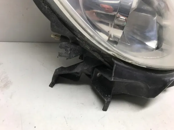 FARO DIREITO RENAULT CLIO III 7701061069 image 5