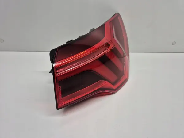 AUDI Q3 II Luz Trasera Derecha LED Original 2018- image 4