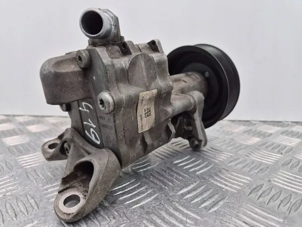 BMW X5 E70 Servopumpe 679645203 image 3