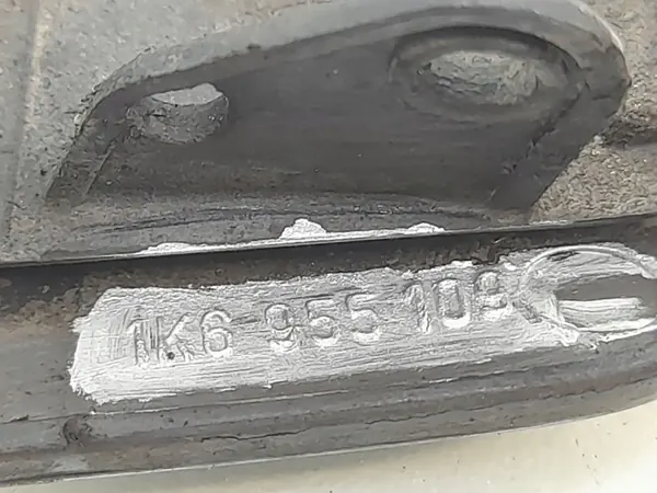 OEM 1K6955109 Tuulilasinpesun suuttimen tulppa VW Golf V image 3