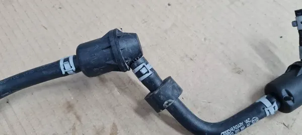 S5 8W A5 Tuyau de Soupape de Carburant 3.0 TFSI 8W0201991AF image 3