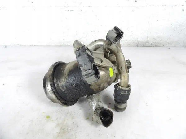 Refroidisseur d'échappement OEM 04B131501D avec vanne image 3