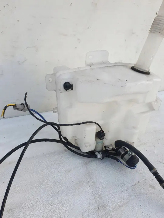 Réservoir lave-glace avant Mitsubishi ASX 10-12 OEM image 3