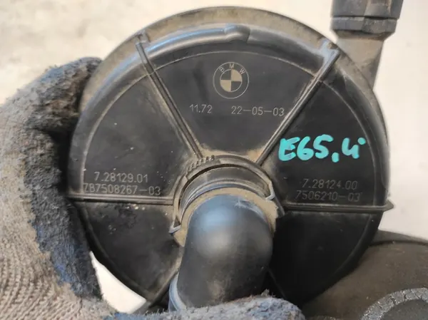 BMW 7 E65 E66 01- 3.6 Bomba de aire secundaria image 4